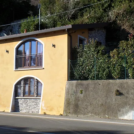 Casa Miralago Lesa